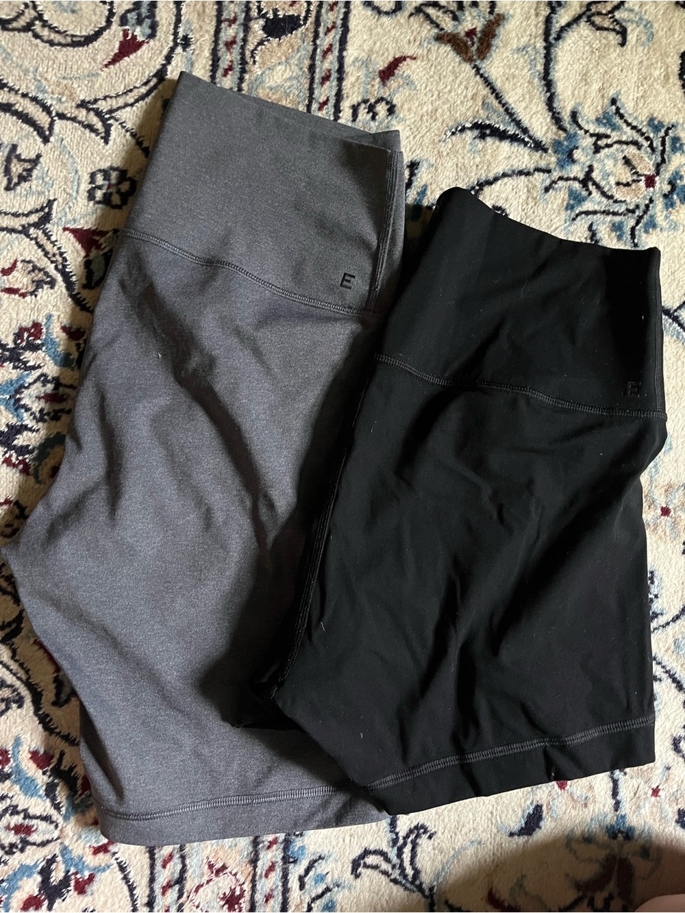 Lot of 2 - Everlane Perform shorts - grey + black  L Large - Like new